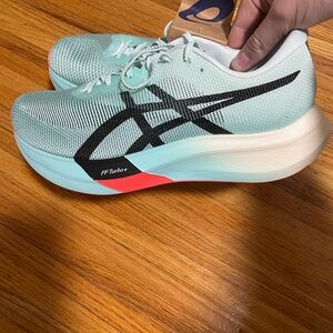 ASICS Metaspeed Sky Paris Size 11.5 NWT